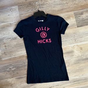 gilly hicks dark blue t shirt